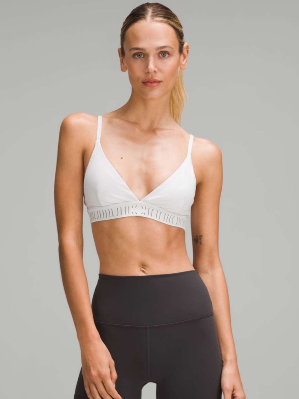 NWT Lululemon License to Train Triangle Bra Light Support, A/B *Logo
Light Vapor